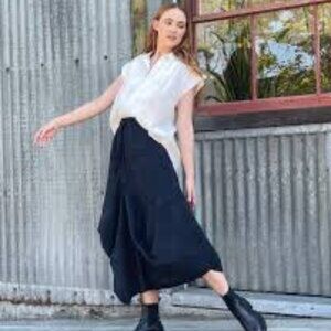 RUTI - The Go To Skirt Size M